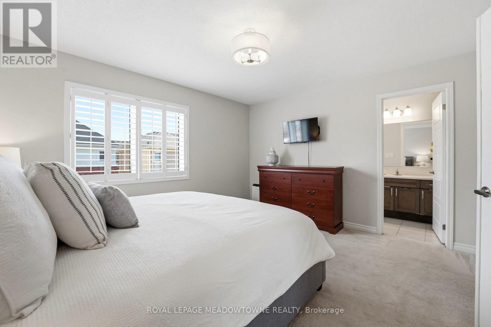 112 Whitlock Avenue, Milton, Ontario  L9E 1G3 - Photo 17 - W12942000