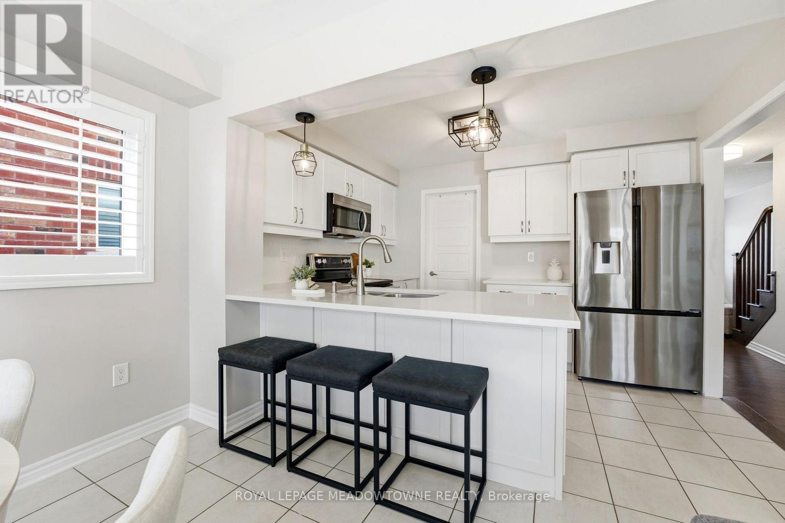 112 Whitlock Avenue, Milton, Ontario  L9E 1G3 - Photo 8 - W12942000