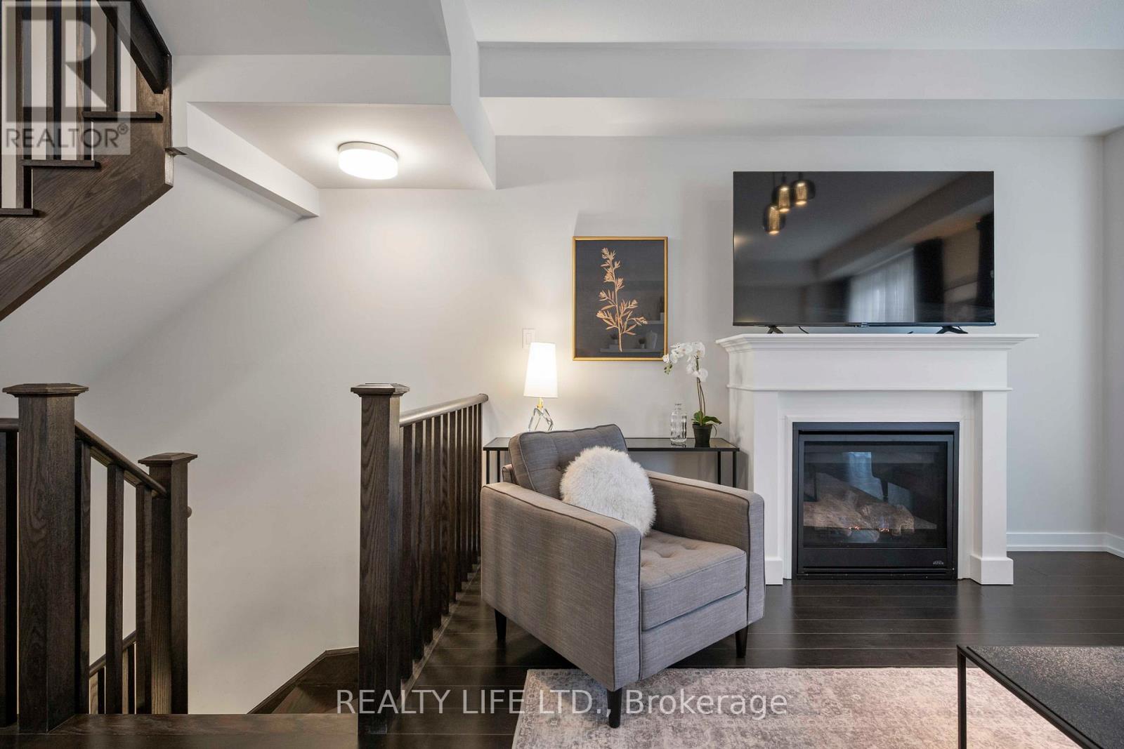 28 Folcroft Street, Brampton, Ontario  L6Y 6L3 - Photo 8 - W12942014