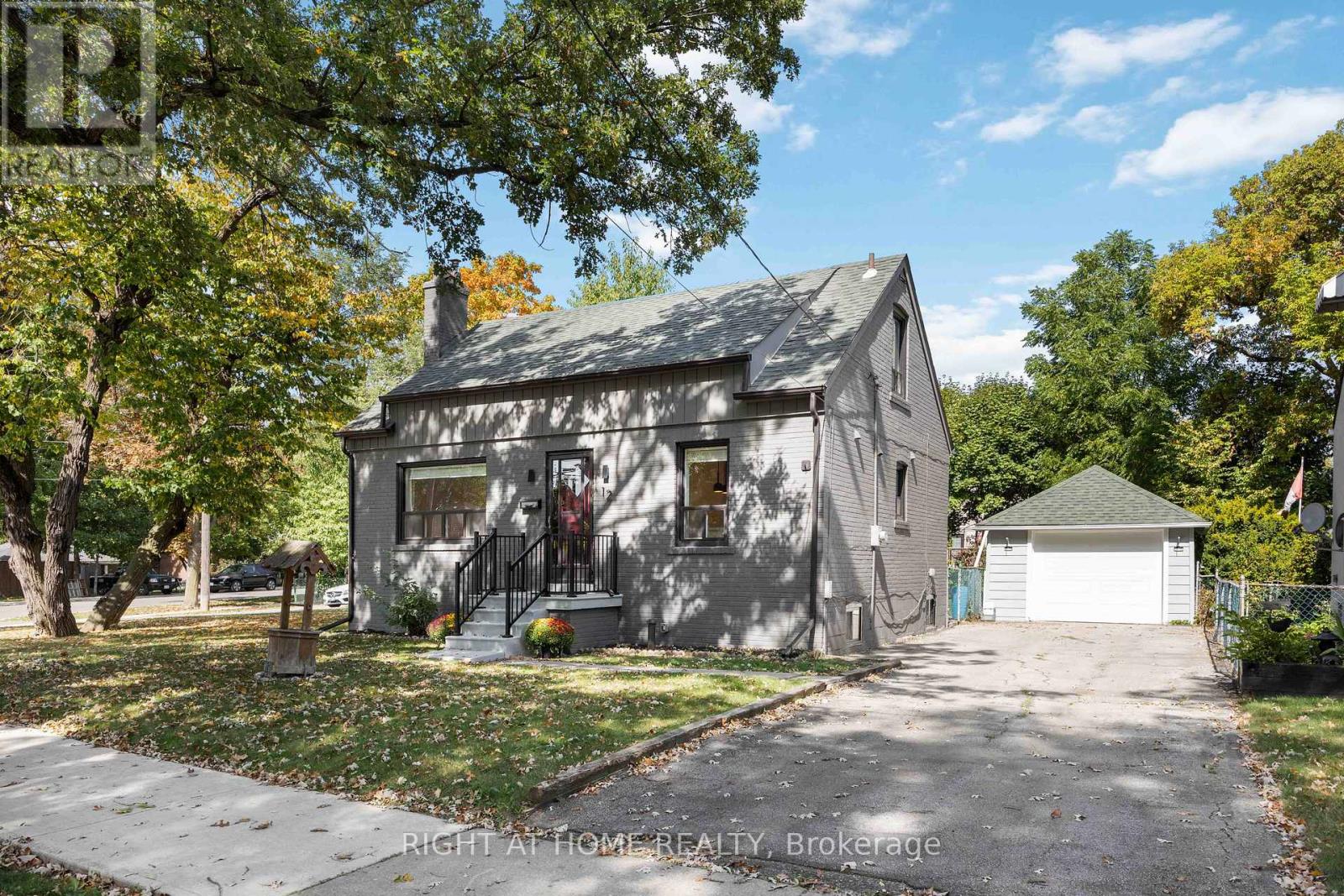 12 Rosalie Avenue N, Toronto, Ontario  M3L 1C5 - Photo 3 - W12942032