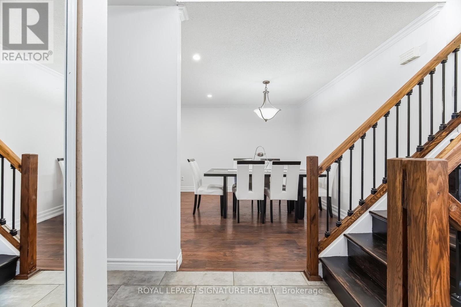 2498 Mainroyal Street S, Mississauga, Ontario  L5L 1C9 - Photo 5 - W12942040