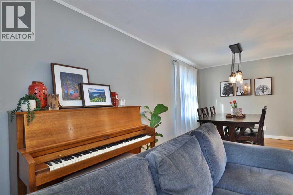 4908 57 Street, Camrose, Alberta  T4V 2E9 - Photo 9 - A2294429