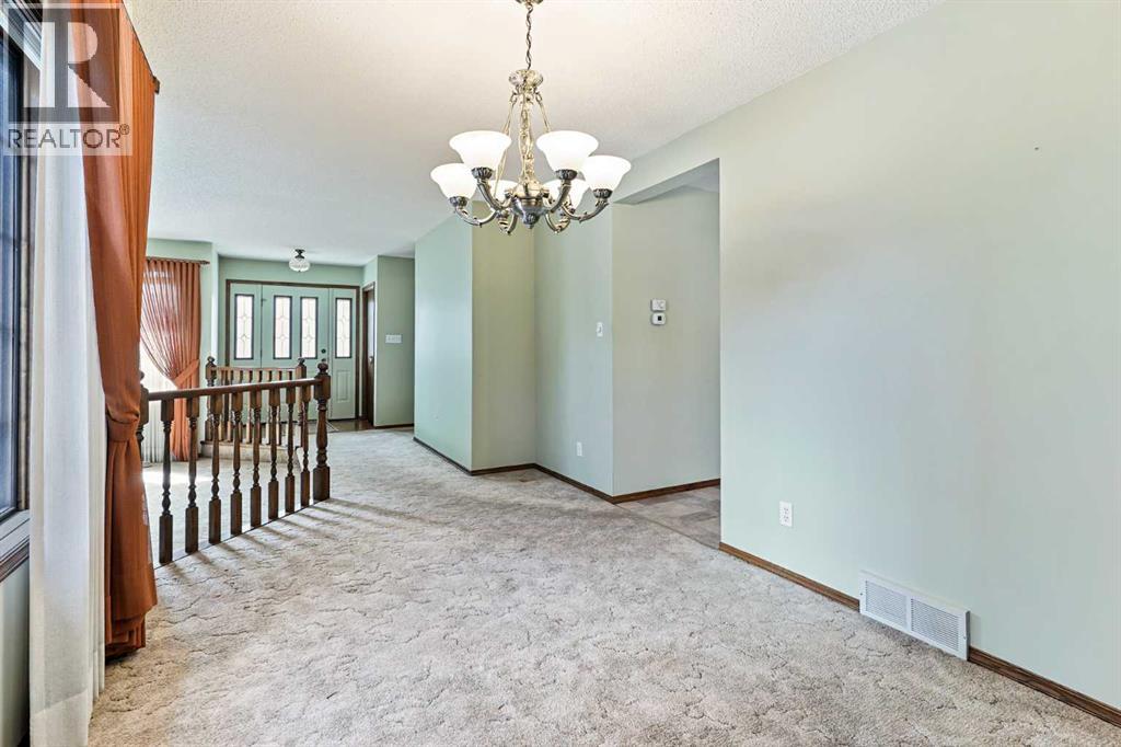 137 Edgewood Boulevard W, Lethbridge, Alberta  T1K 6B7 - Photo 7 - A2279147