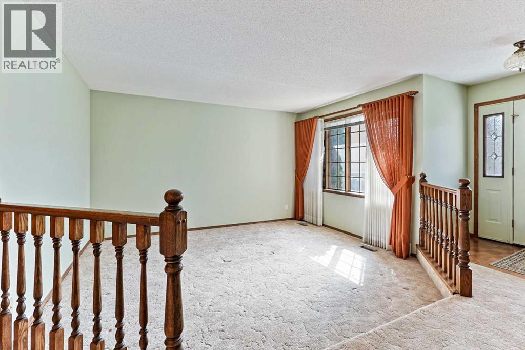 137 Edgewood Boulevard W, Lethbridge, Alberta  T1K 6B7 - Photo 4 - A2279147