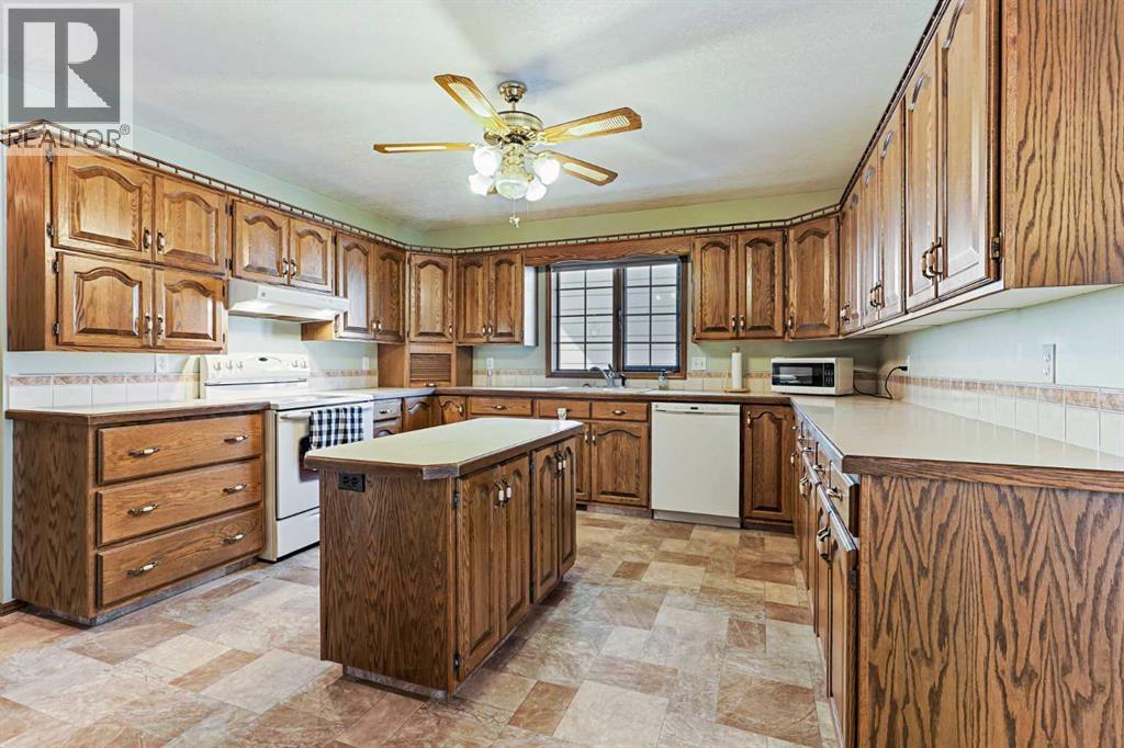 137 Edgewood Boulevard W, Lethbridge, Alberta  T1K 6B7 - Photo 13 - A2279147