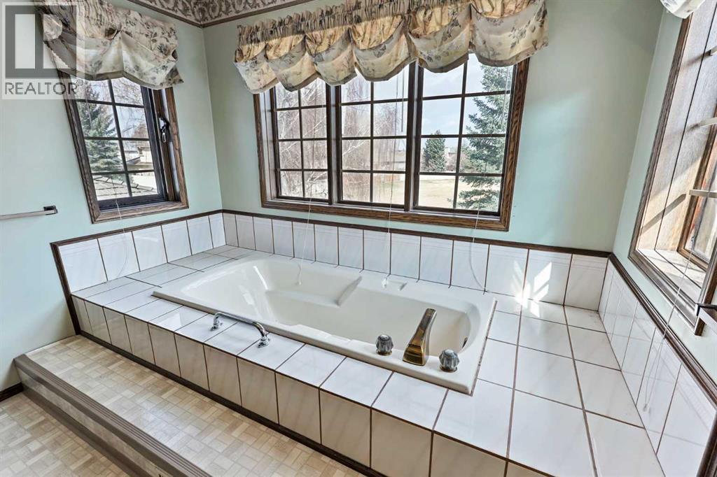 137 Edgewood Boulevard W, Lethbridge, Alberta  T1K 6B7 - Photo 25 - A2279147