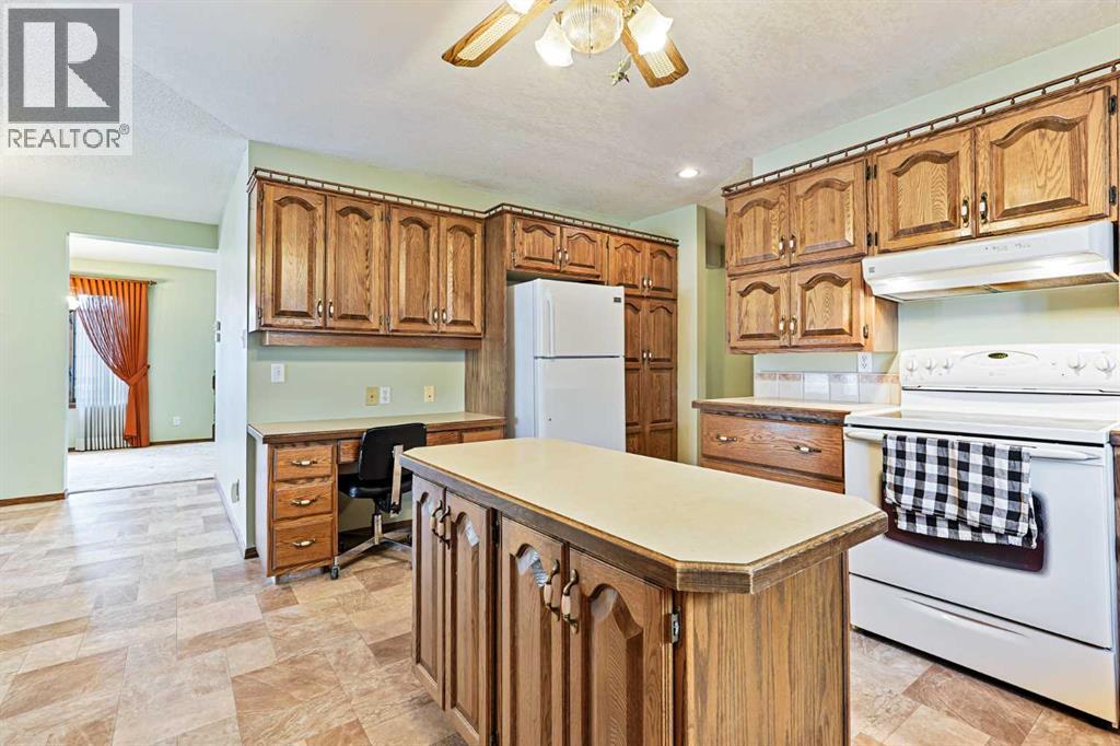 137 Edgewood Boulevard W, Lethbridge, Alberta  T1K 6B7 - Photo 14 - A2279147