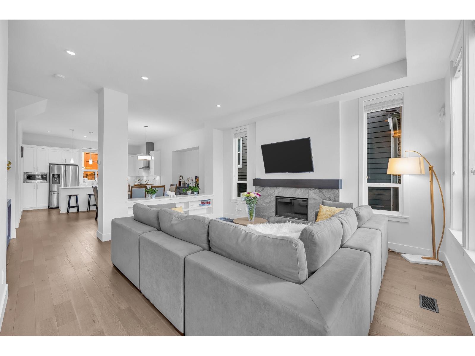 16549 21 Avenue, Surrey, British Columbia  V3Z 0V7 - Photo 6 - R3105368