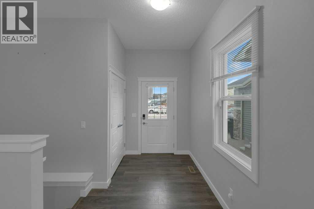 137 Willow Park N, Cochrane, Alberta  T4C 2N3 - Photo 4 - A2279897