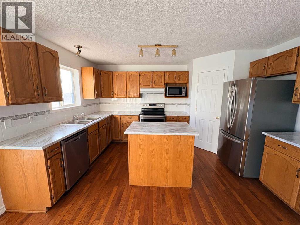 7901 Martha's Haven Park Ne, Calgary, Alberta  T3J 4H5 - Photo 6 - A2290267