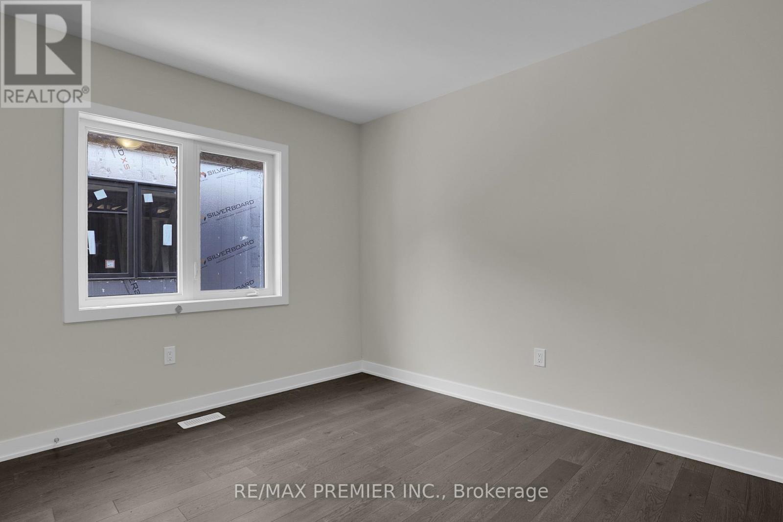 28 Downriver Drive, Welland, Ontario  L3B 0M5 - Photo 12 - X12942002