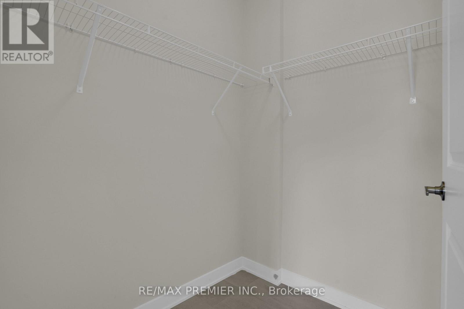 28 Downriver Drive, Welland, Ontario  L3B 0M5 - Photo 4 - X12942002