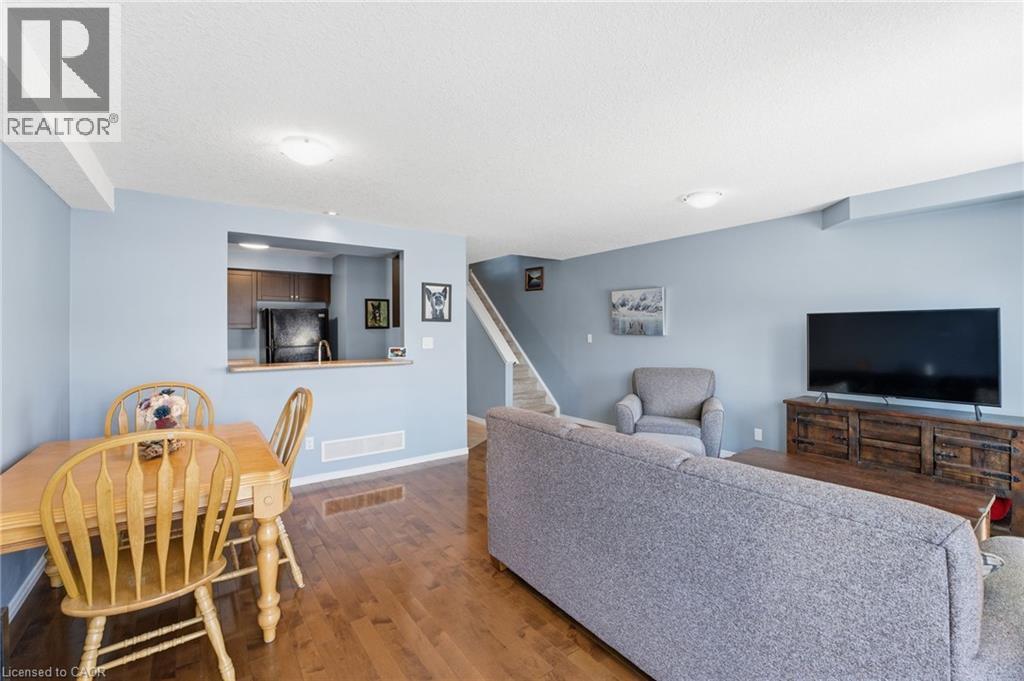 955 Zeller Crescent, Kitchener, Ontario  N2A 0C9 - Photo 4 - 40814193