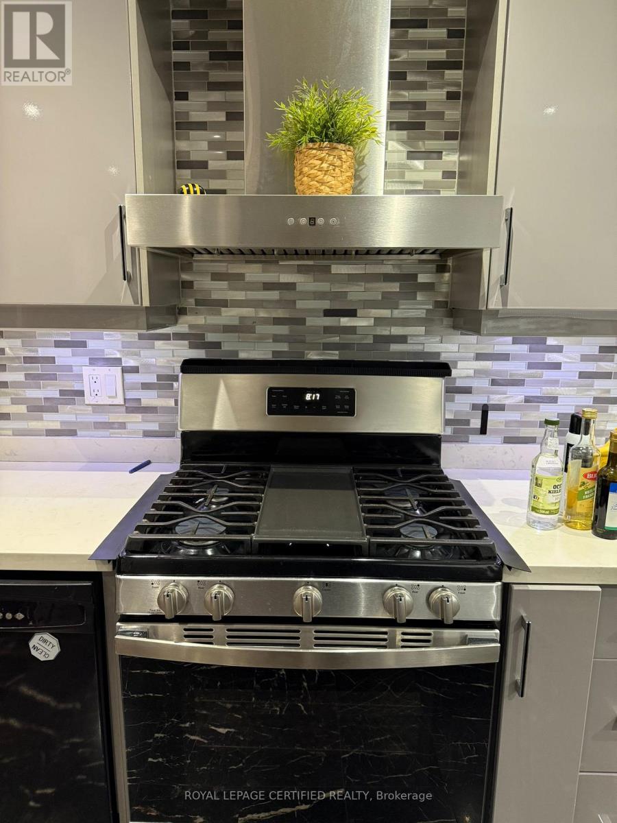 Upper - 4142 Dursley Crescent, Mississauga, Ontario  L4Z 1J7 - Photo 6 - W12939174