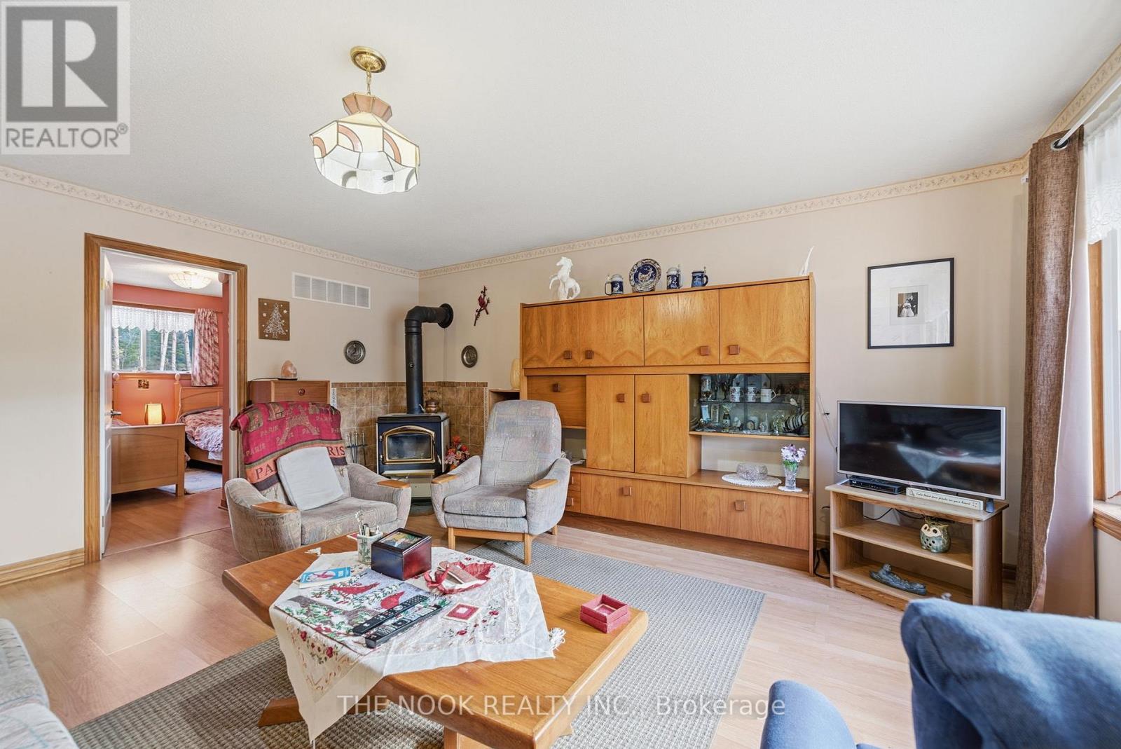 1055 Irondale Road, Minden Hills, Ontario  K0M 2A1 - Photo 12 - X12869794