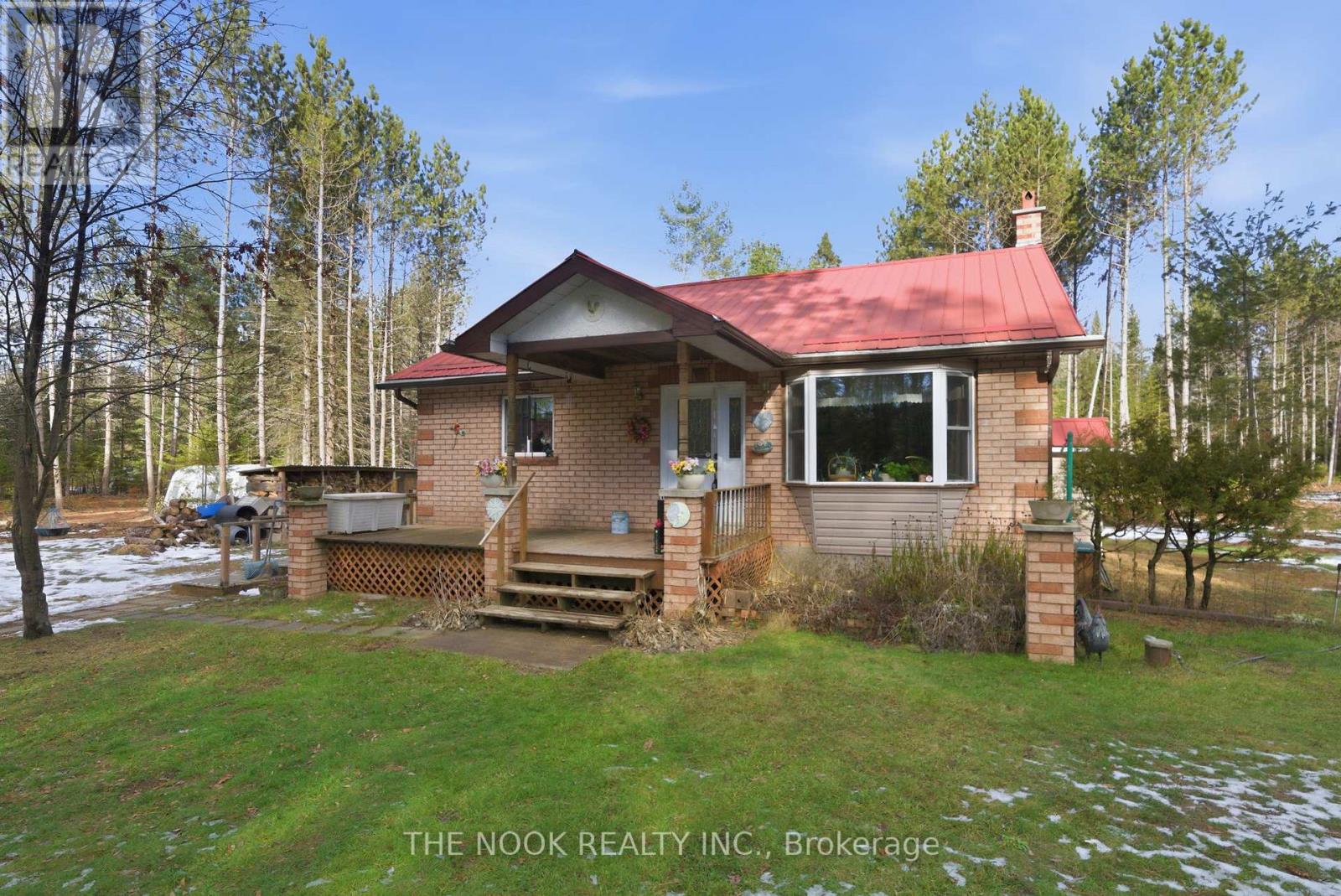 1055 Irondale Road, Minden Hills, Ontario  K0M 2A1 - Photo 3 - X12869794