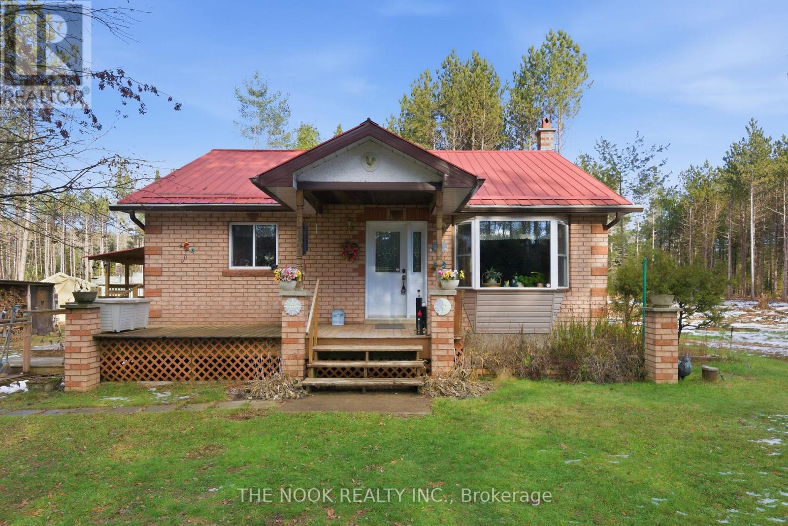 1055 Irondale Road, Minden Hills, Ontario  K0M 2A1 - Photo 4 - X12869794