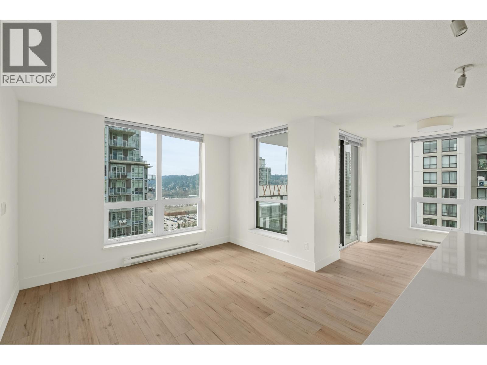 2306 3007 Glen Drive, Coquitlam, British Columbia  V3B 0L8 - Photo 13 - R3105752