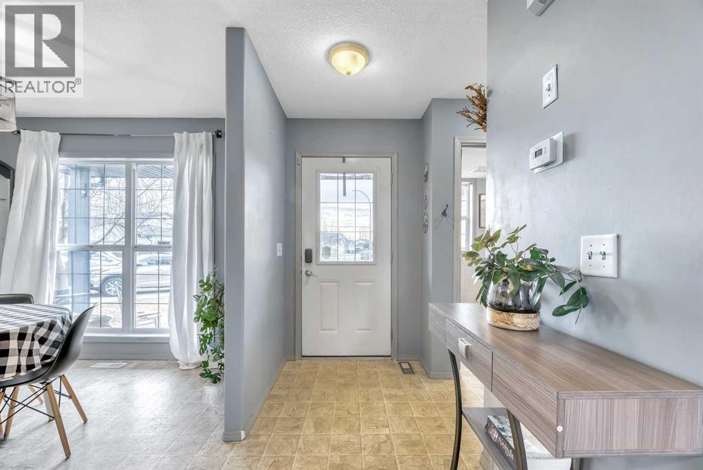 512 Highland Close, Strathmore, Alberta  T1P 1A5 - Photo 7 - A2285489