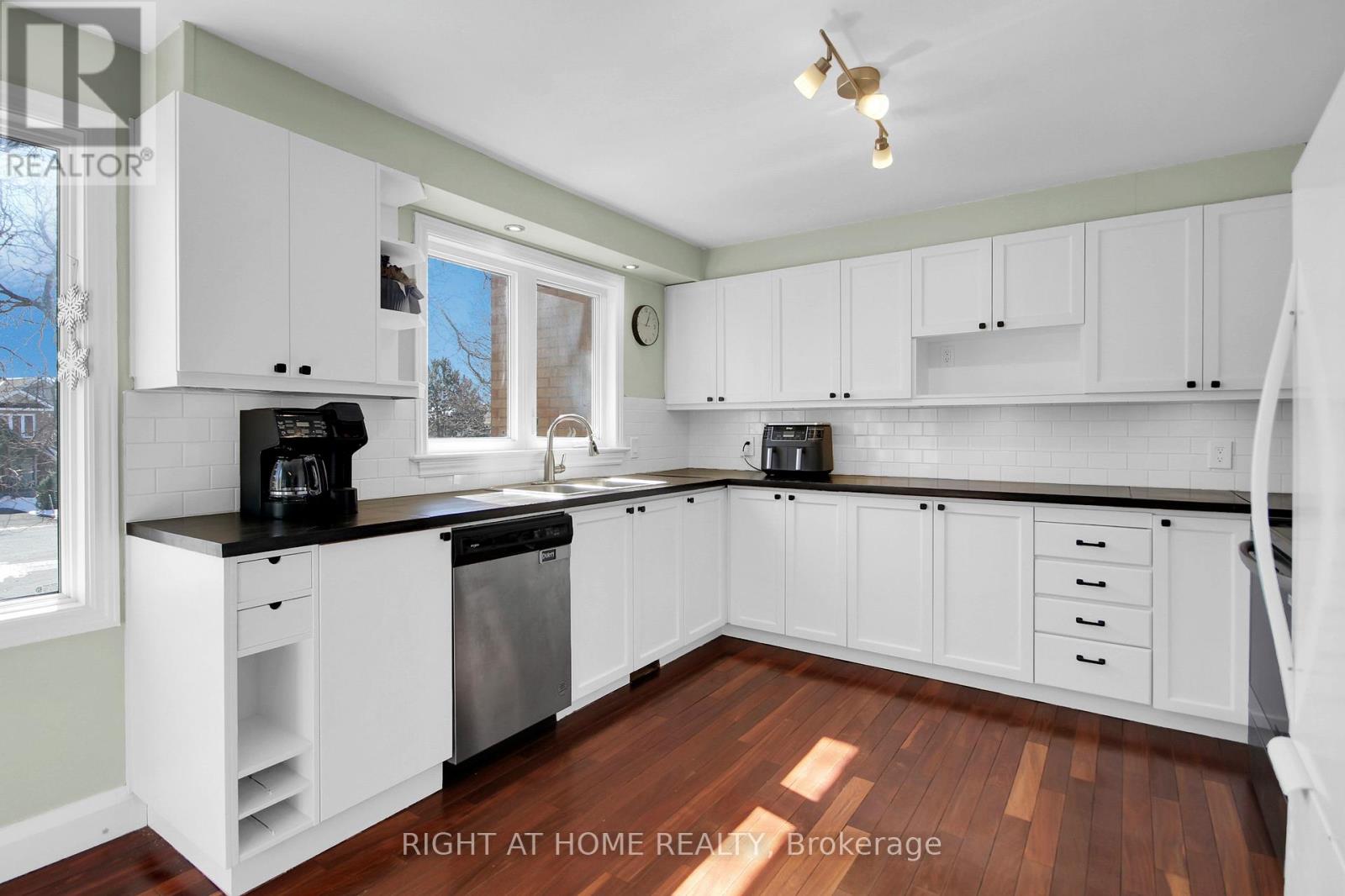 Kenmare Pl - 34 Kenmare Place, Ottawa, Ontario  K2J 3L9 - Photo 17 - X12942066