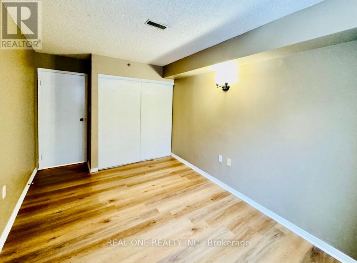 837 - 75 Weldrick Road E, Richmond Hill, Ontario  L4C 0H9 - Photo 12 - N12942070