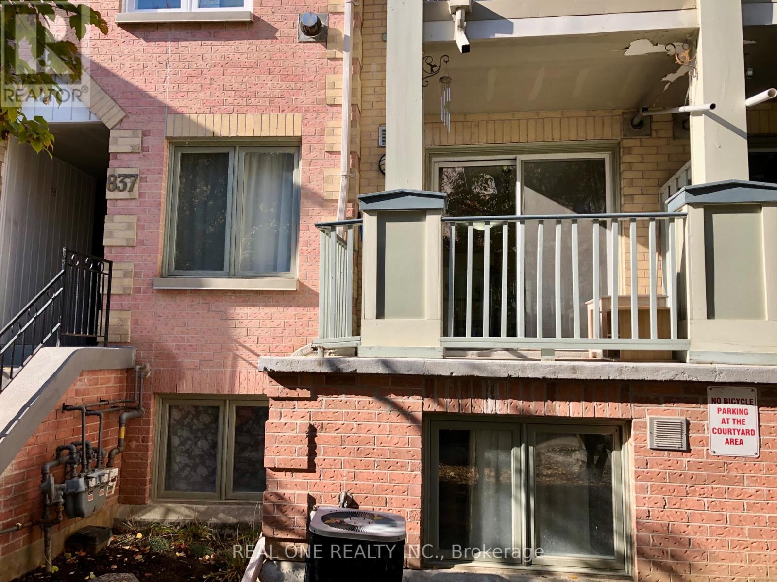 837 - 75 Weldrick Road E, Richmond Hill, Ontario  L4C 0H9 - Photo 2 - N12942070