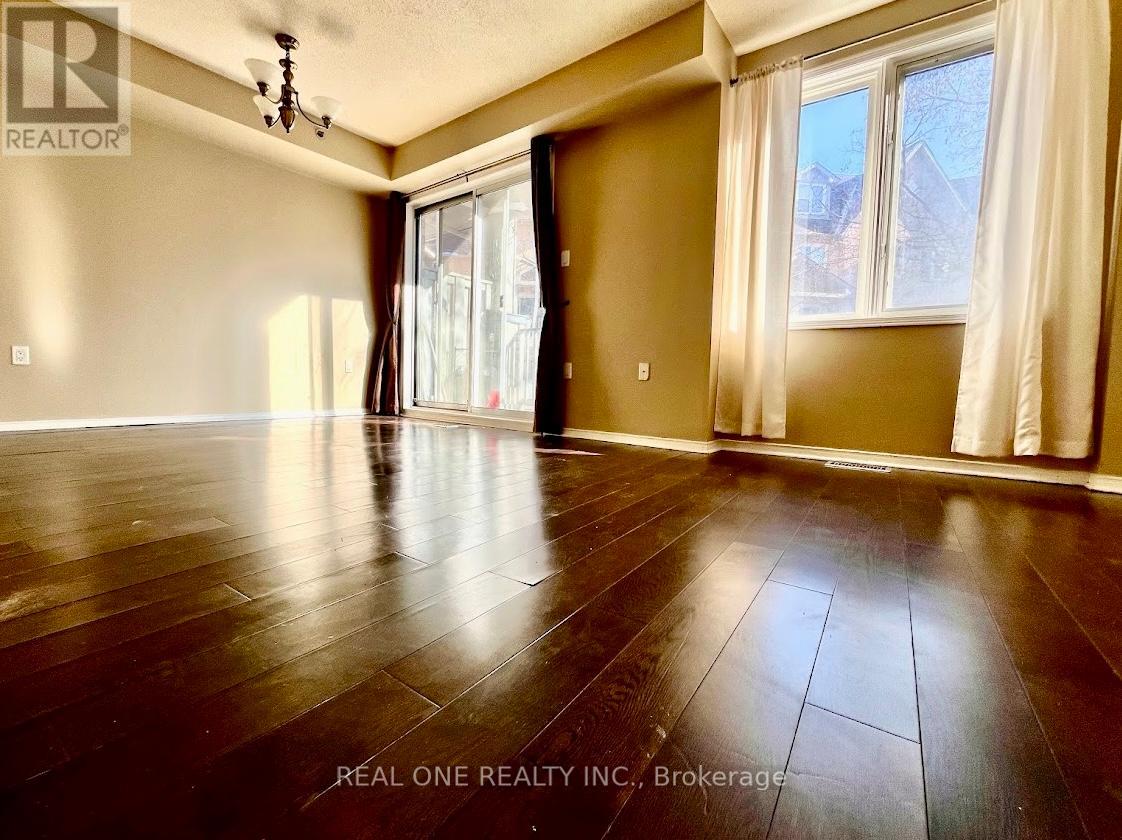 837 - 75 Weldrick Road E, Richmond Hill, Ontario  L4C 0H9 - Photo 4 - N12942070