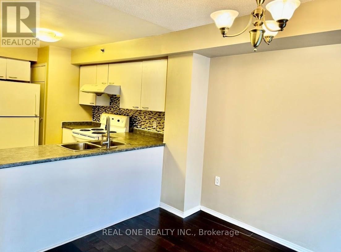 837 - 75 Weldrick Road E, Richmond Hill, Ontario  L4C 0H9 - Photo 8 - N12942070