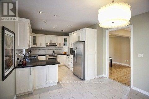 28 Gemini Crescent, Richmond Hill, Ontario  L4S 2K6 - Photo 11 - N12942074