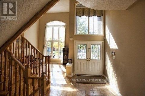 28 Gemini Crescent, Richmond Hill, Ontario  L4S 2K6 - Photo 3 - N12942074