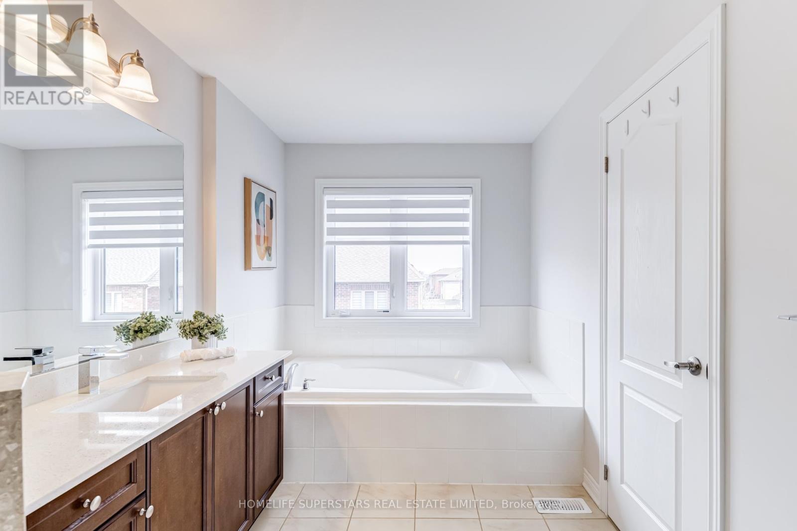 39 Rain Forest Lane, Halton Hills, Ontario  L7G 0L8 - Photo 19 - W12942058