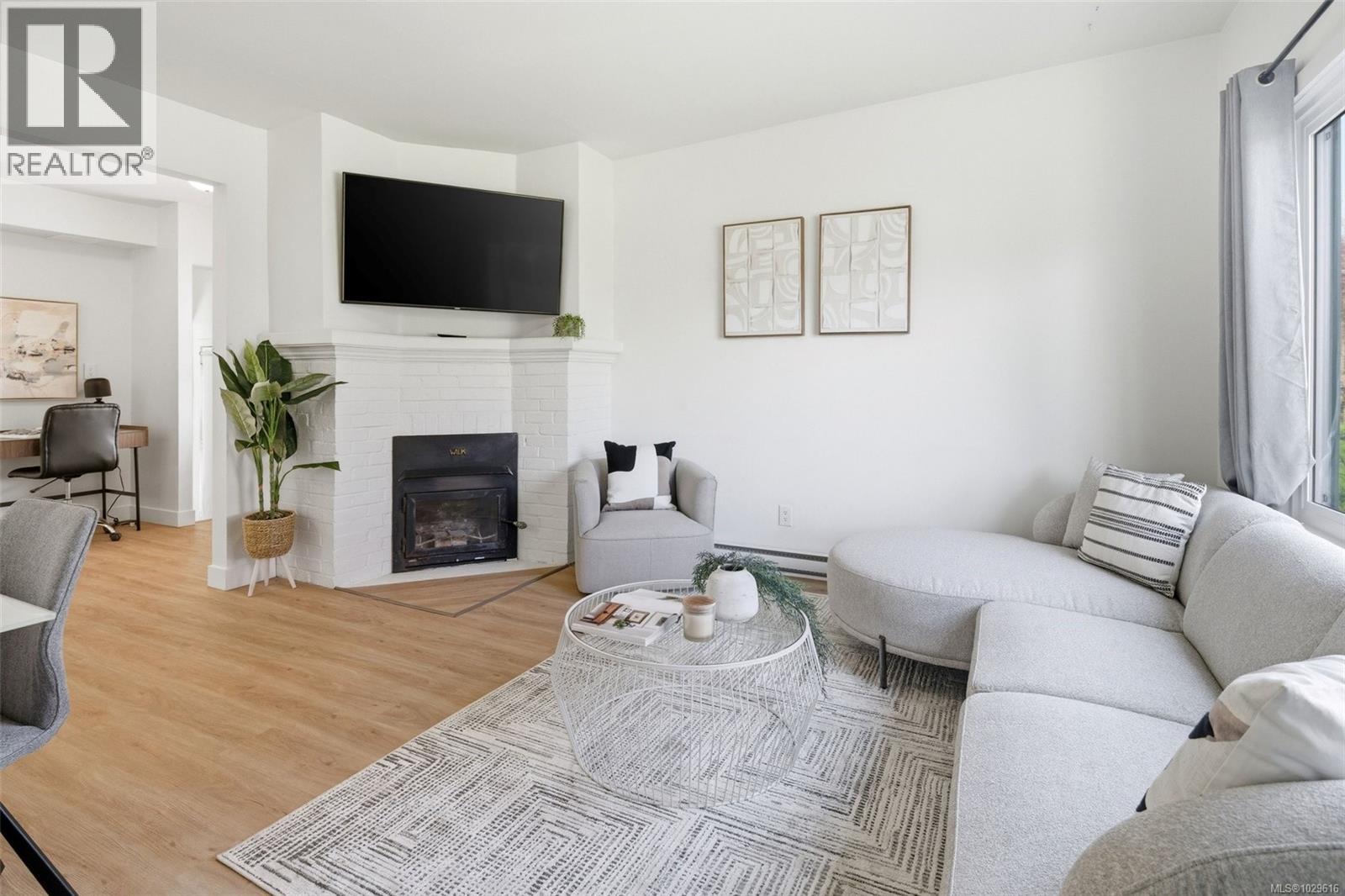 3166 Alder St, Victoria, British Columbia  V8X 1N8 - Photo 4 - 1029616