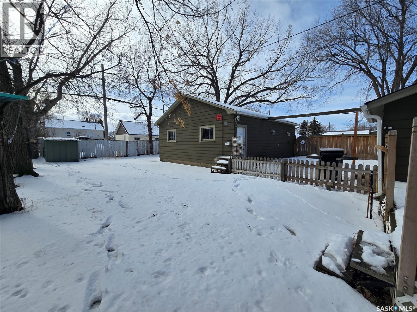 400 4th Avenue E, Assiniboia, Saskatchewan  S0H 0B0 - Photo 26 - SK031776