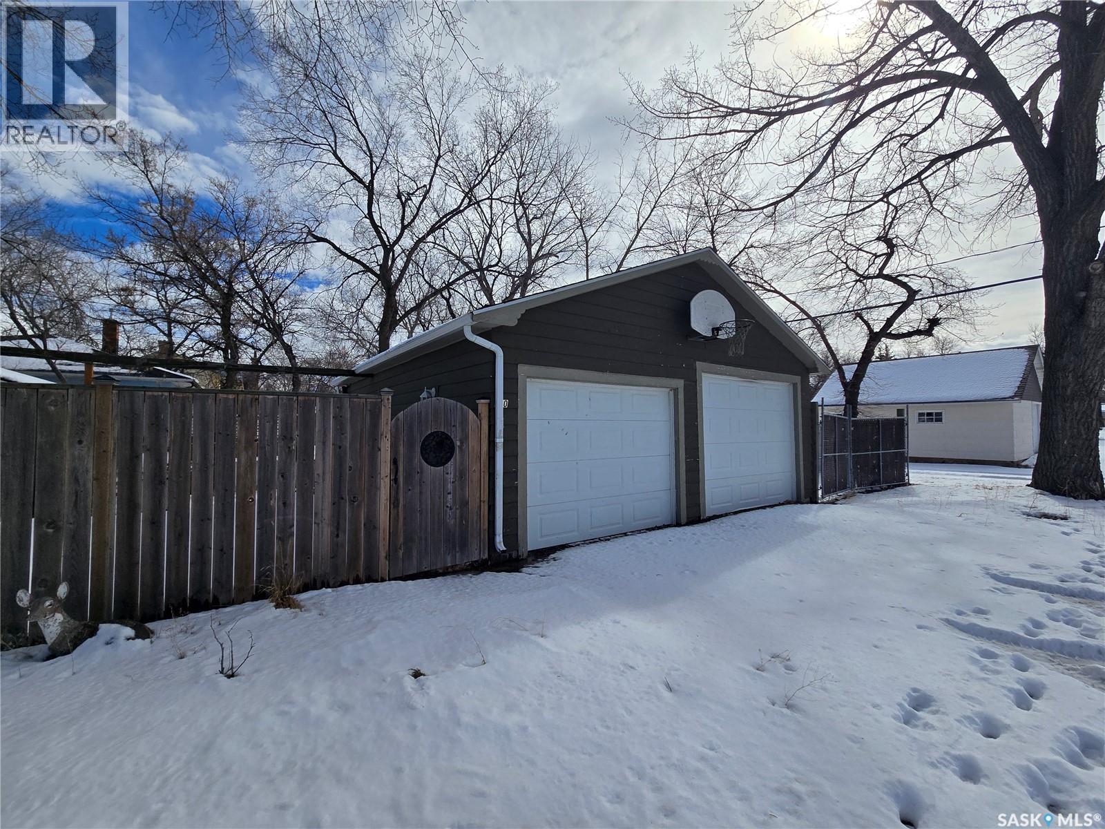 400 4th Avenue E, Assiniboia, Saskatchewan  S0H 0B0 - Photo 28 - SK031776