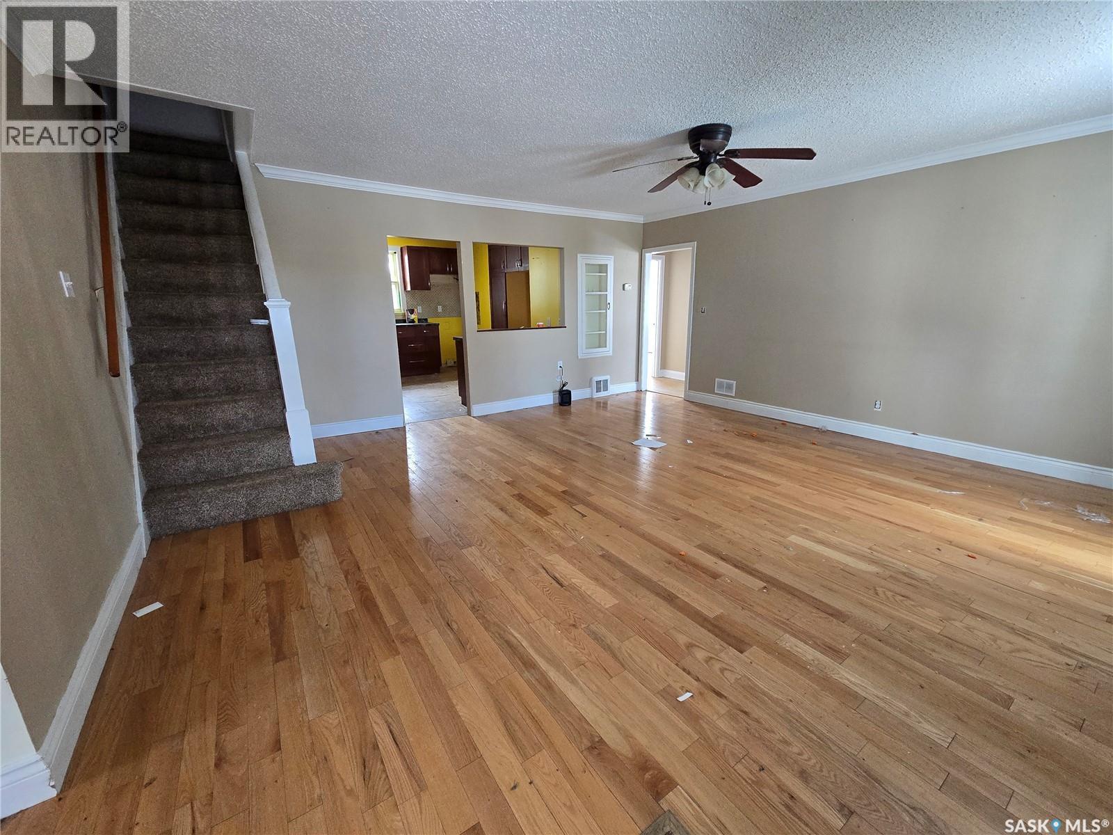 400 4th Avenue E, Assiniboia, Saskatchewan  S0H 0B0 - Photo 4 - SK031776