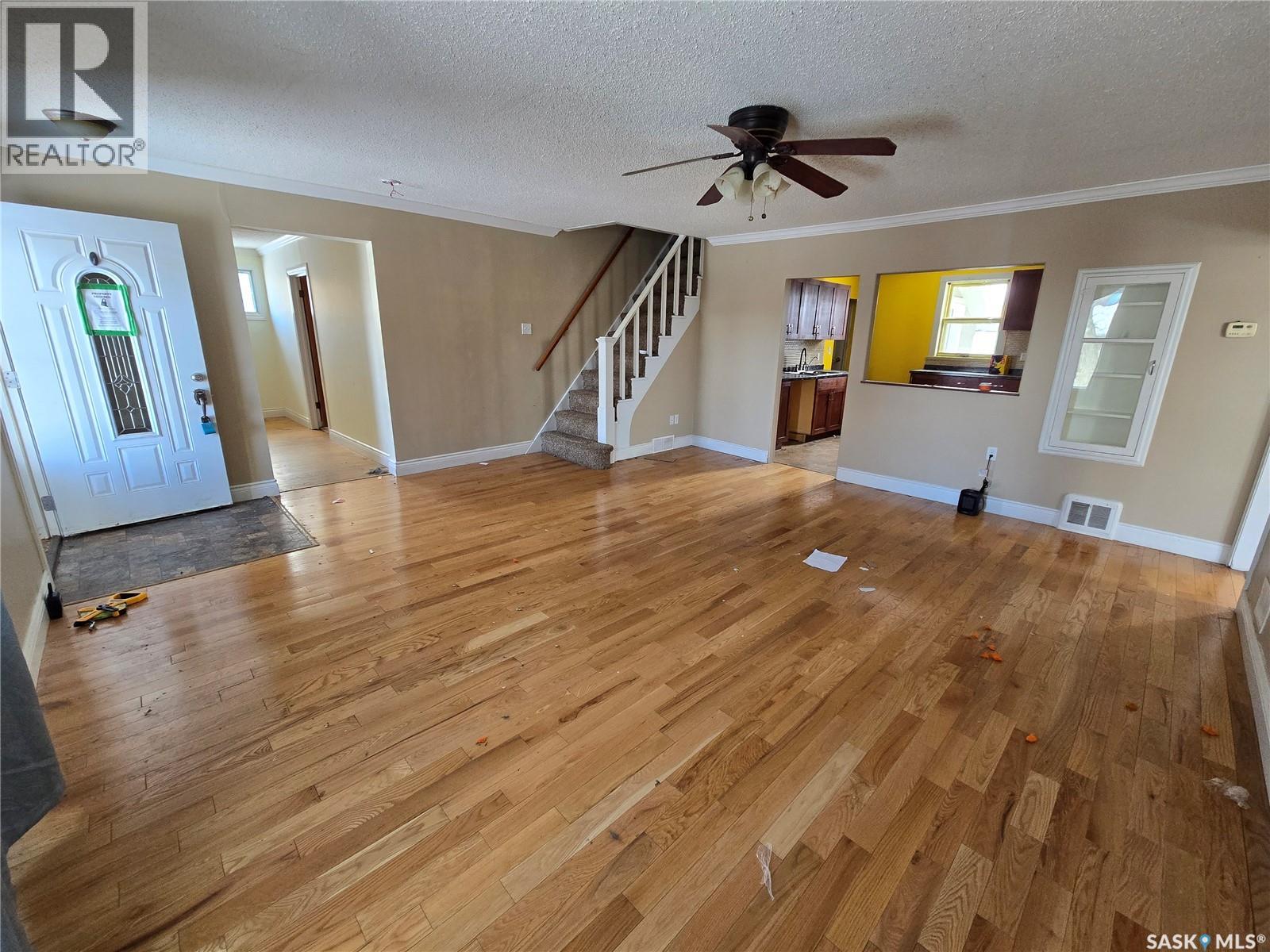 400 4th Avenue E, Assiniboia, Saskatchewan  S0H 0B0 - Photo 5 - SK031776