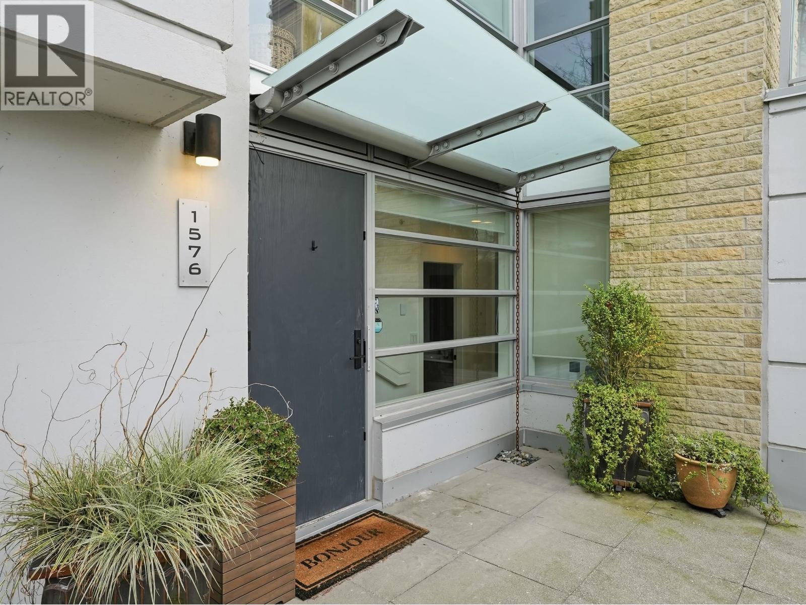 1576 W 8 Street, Vancouver, British Columbia  V6J 4R8 - Photo 2 - R3105734