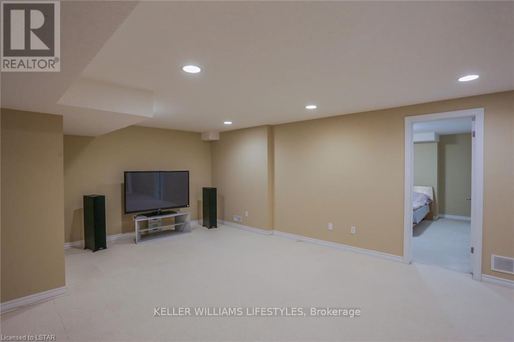 2029 Mccracken Court, London North, Ontario  N6G 5J2 - Photo 39 - X12942088