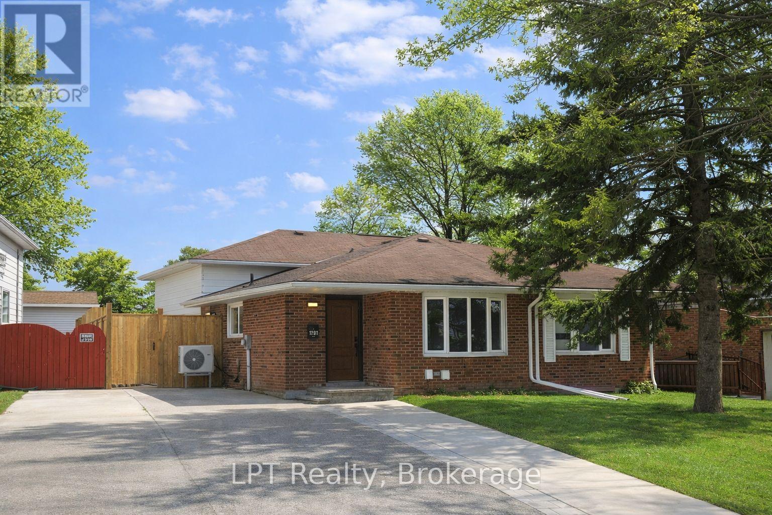 1281 OXFORD STREET, Oshawa, Ontario