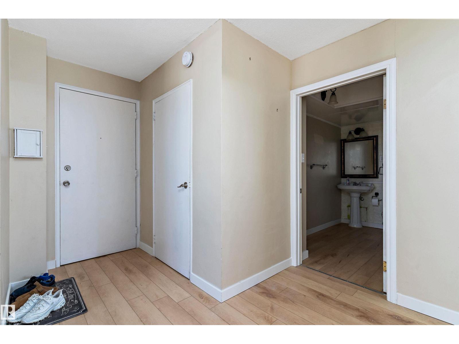 #804 9816 112 St Nw, Edmonton, Alberta  T5K 1L5 - Photo 12 - E4477725