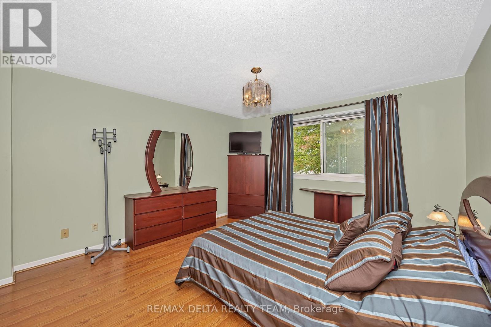 427 Mockingbird Drive, Ottawa, Ontario  K1E 2A8 - Photo 21 - X12942094