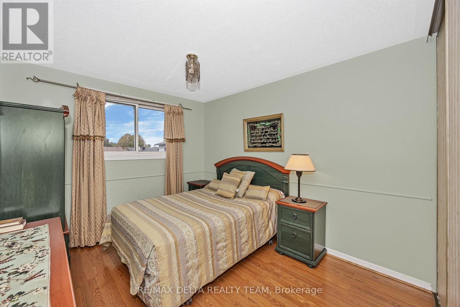 427 Mockingbird Drive, Ottawa, Ontario  K1E 2A8 - Photo 23 - X12942094