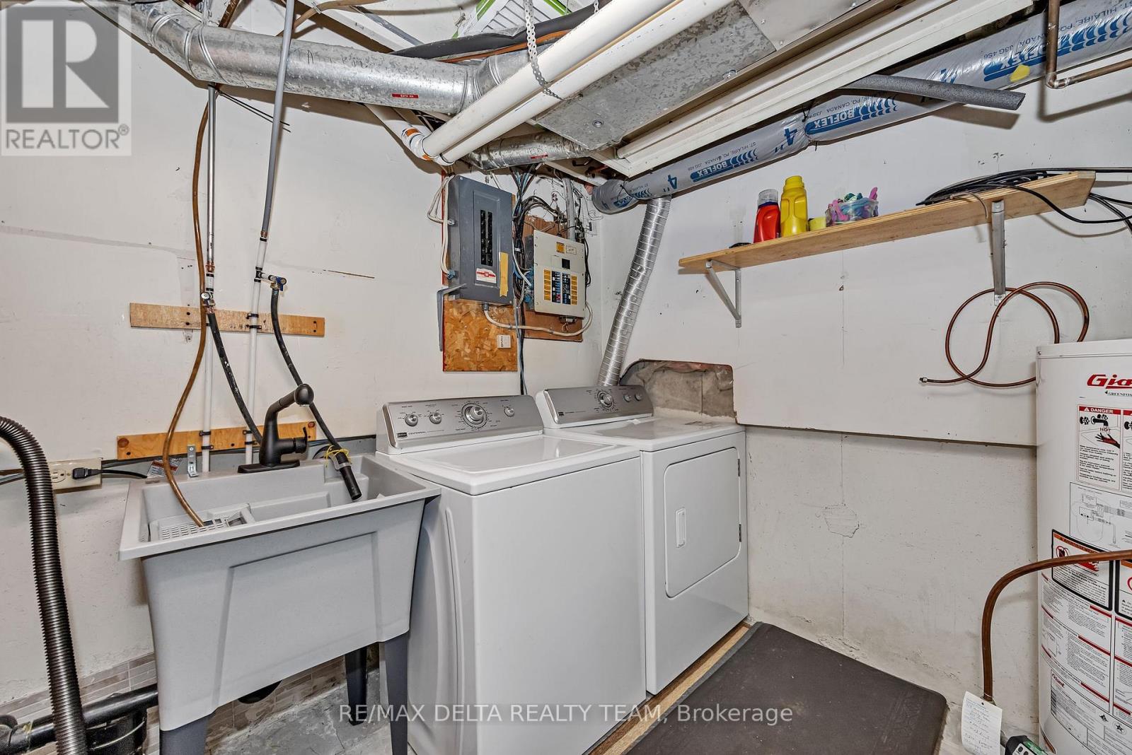 427 Mockingbird Drive, Ottawa, Ontario  K1E 2A8 - Photo 36 - X12942094