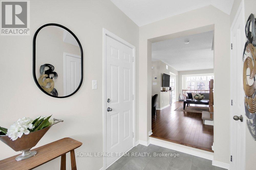 19 Fieldberry Private, Ottawa, Ontario  K2J 5E7 - Photo 6 - X12942100