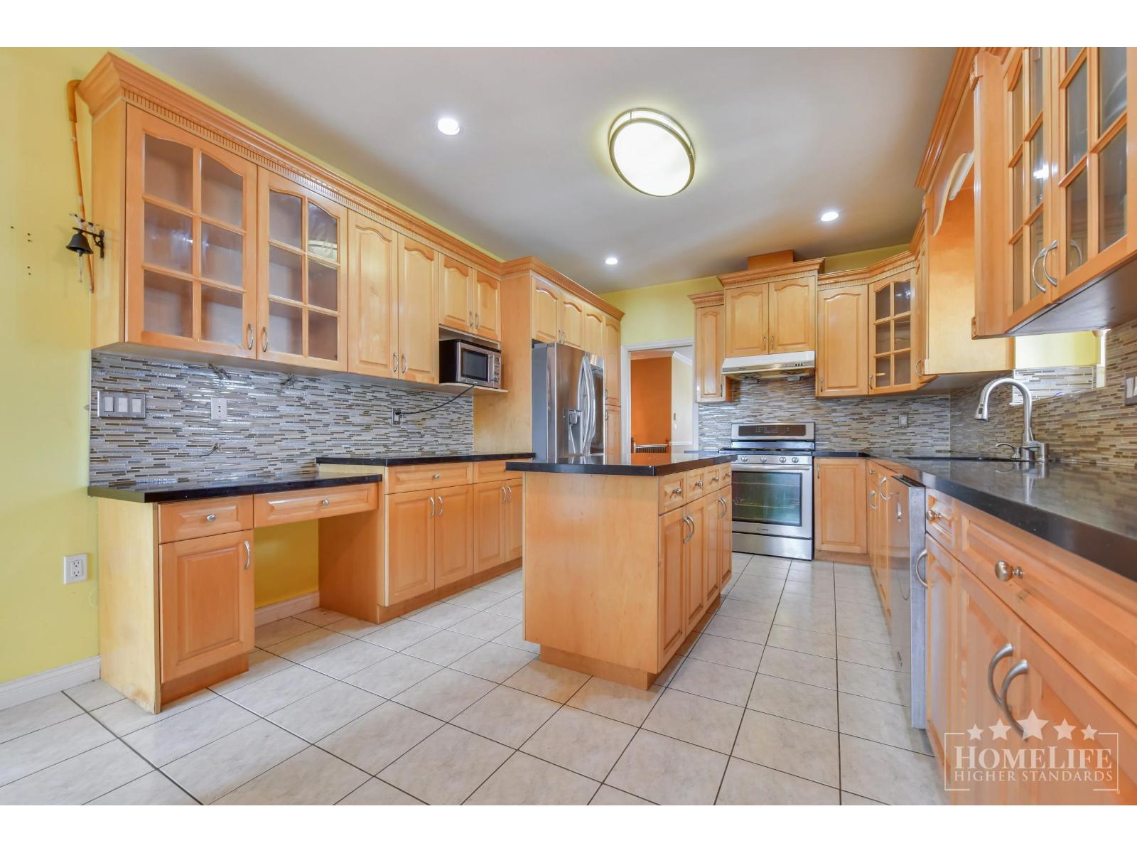 Upper House 13470 65a Avenue, Surrey, British Columbia  V3W 1Z6 - Photo 5 - R3105758