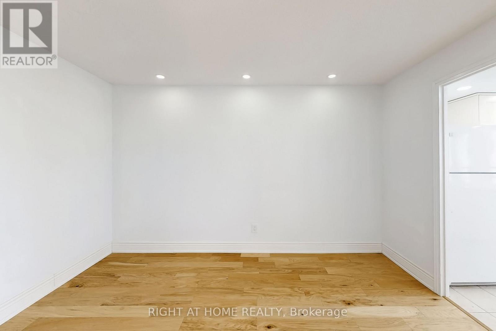 2009 - 40 Richview Road, Toronto, Ontario  M9A 5C1 - Photo 22 - W12942080