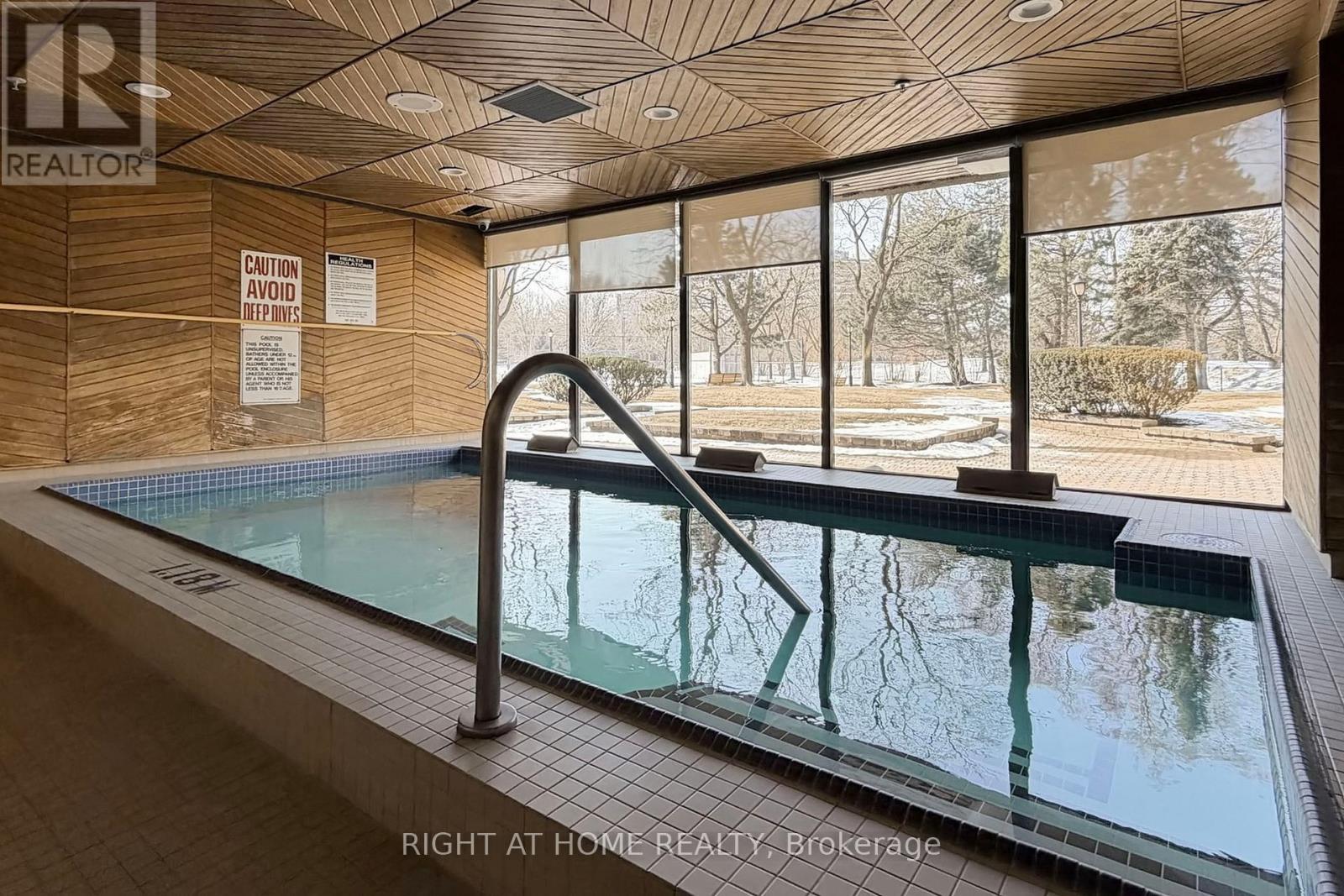 2009 - 40 Richview Road, Toronto, Ontario  M9A 5C1 - Photo 39 - W12942080