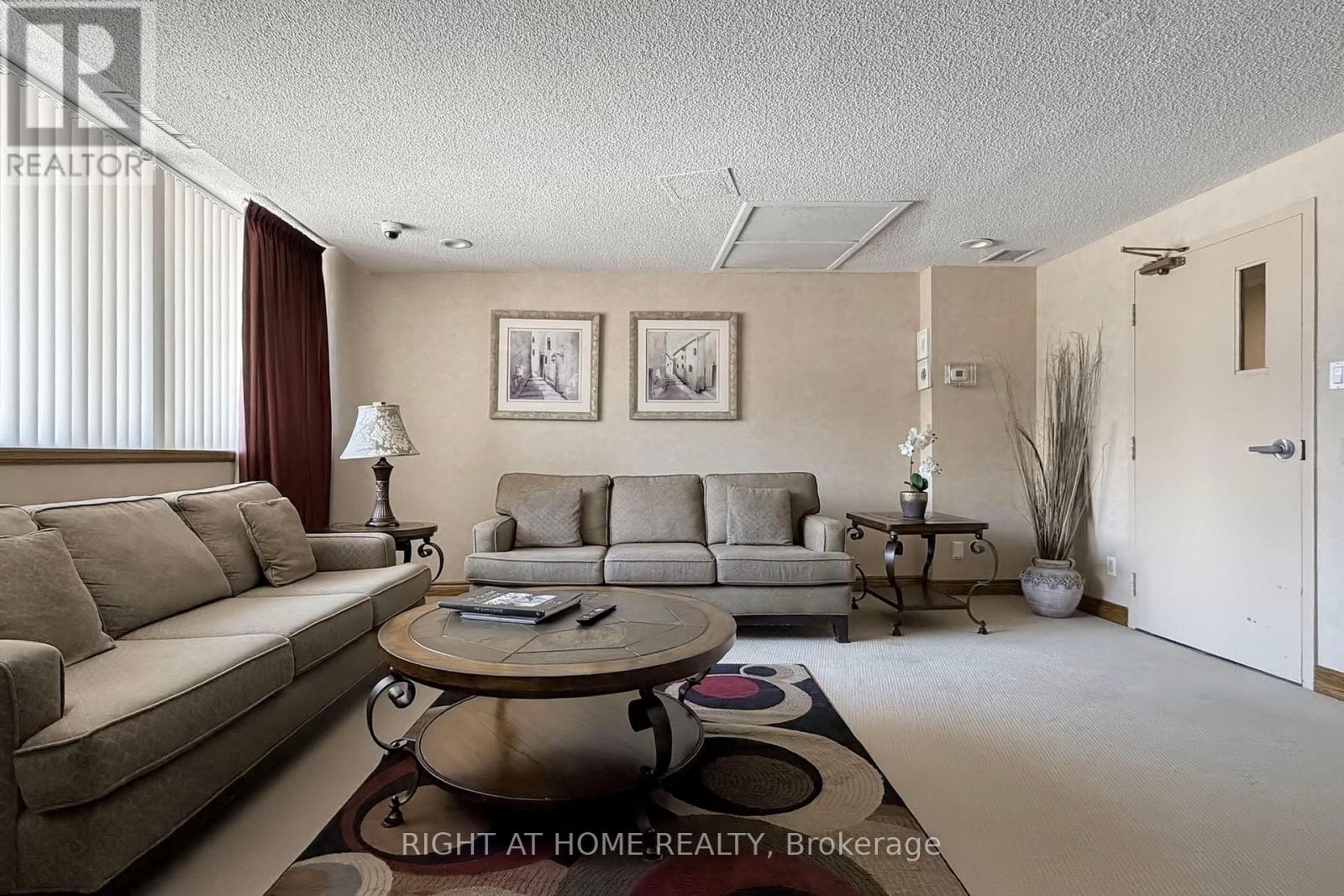 2009 - 40 Richview Road, Toronto, Ontario  M9A 5C1 - Photo 45 - W12942080