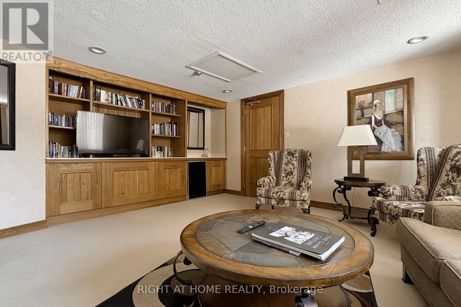 2009 - 40 Richview Road, Toronto, Ontario  M9A 5C1 - Photo 46 - W12942080