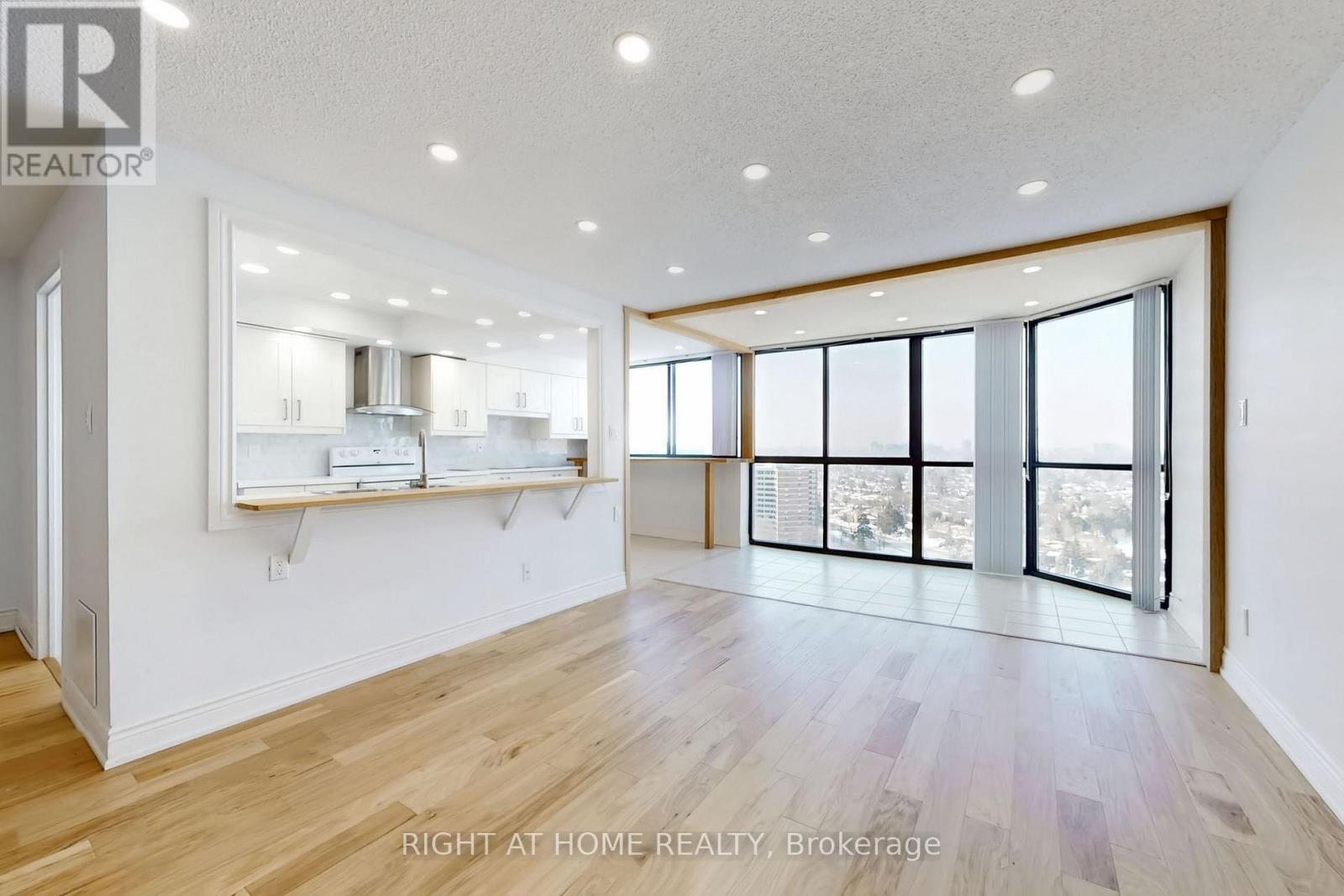 2009 - 40 Richview Road, Toronto, Ontario  M9A 5C1 - Photo 7 - W12942080